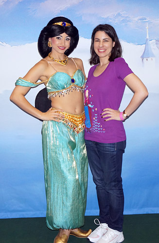 Meeting Jasmine at rundisney princess half marathon expo at Disney World