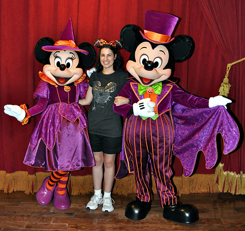 Meeting Mickey Mouse and Minnie Mouse at Disney World during Halloween