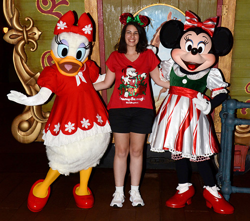 Meeting Minnie Mouse and Daisy Duck at Disney World