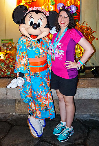 Meeting Minnie Mouse at rundisney WDW 5k at Disney World