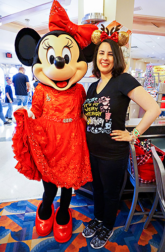 Meeting Minnie Mouse at Disney World