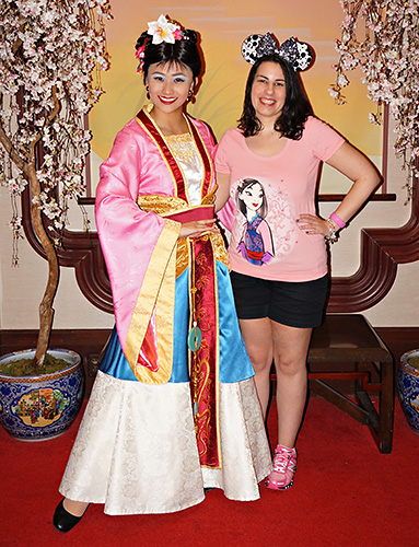 Meeting Mulan at Disney World