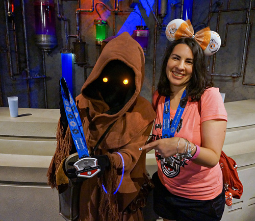 Meeting Jawa with rundisney Dark Side medals at Disney World